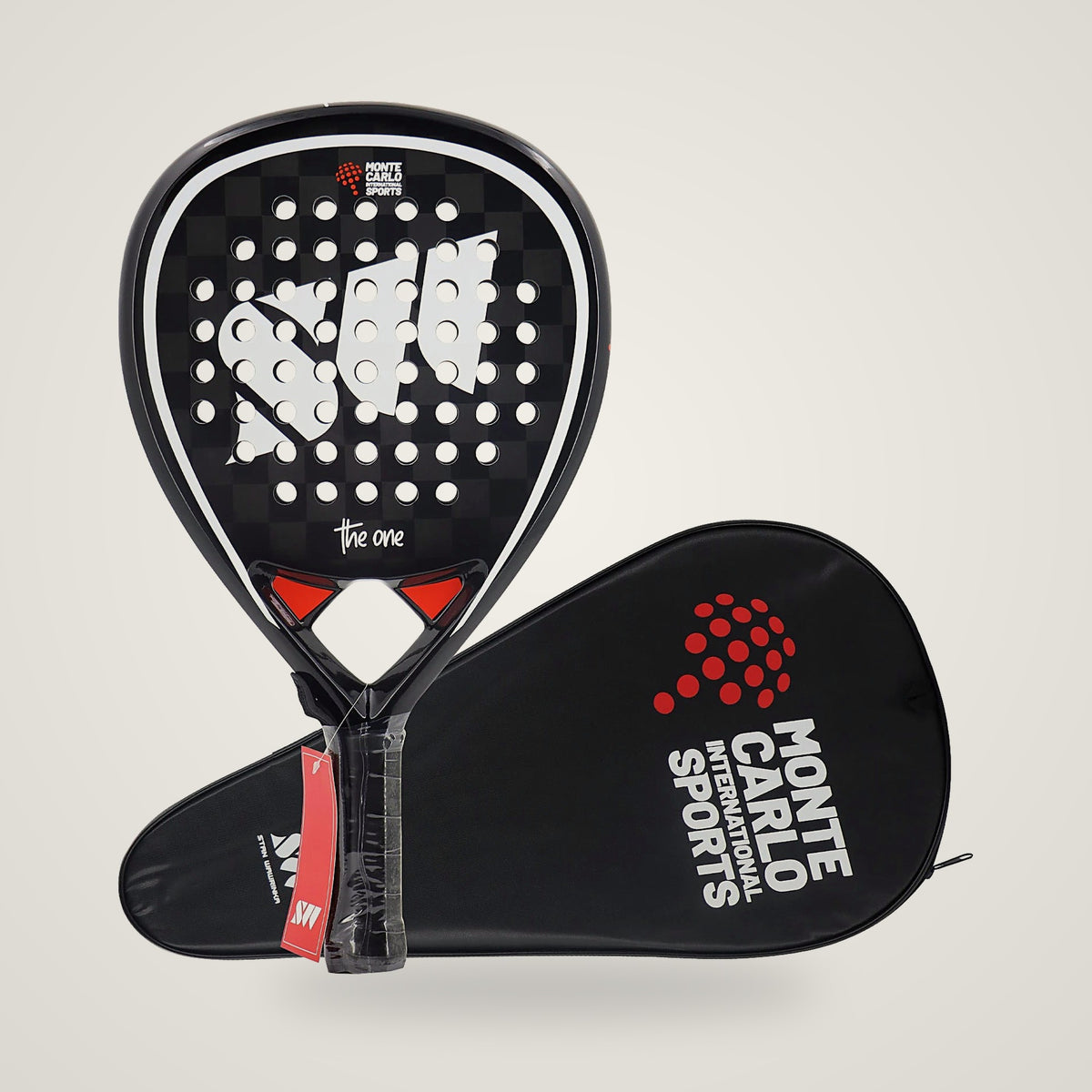 Pro 18K carbon padel racket in black with padded cover